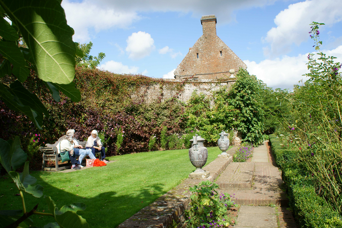  Sissinghurst-Castle-Garden